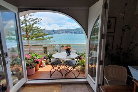 Photo of property in Inverleith House, 306 Oriental Parade, Oriental Bay, Wellington, 6011