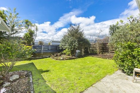 Photo of property in 23 Omaha Grove, Totara Park, Upper Hutt, 5018