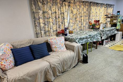 Photo of property in 72 Peach Road, Glenfield, Auckland, 0629