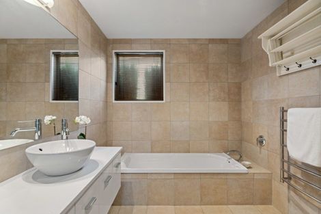 Photo of property in 6 Helms Court, Arrowtown, 9302