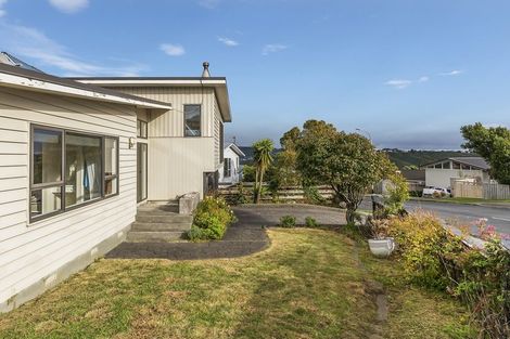 Photo of property in 24 Eskdale Road, Papakowhai, Porirua, 5024