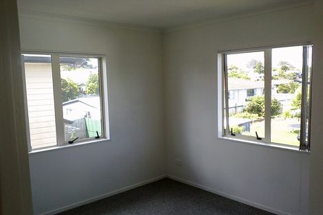 Photo of property in 36 Brashier Circle, Sunnyvale, Auckland, 0612