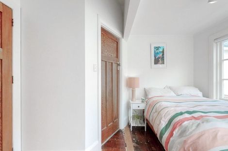 Photo of property in 17 Selwyn Terrace, Thorndon, Wellington, 6011