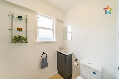 Photo of property in 21 Cherry Blossom Grove, Maungaraki, Lower Hutt, 5010