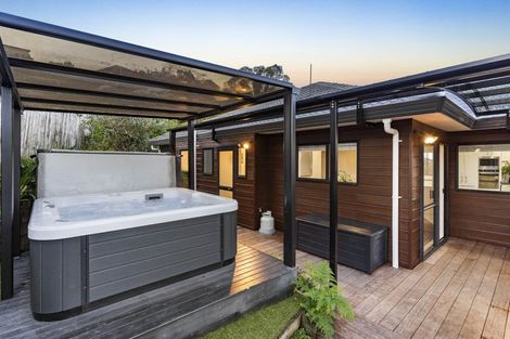 Photo of property in 1/6 Honeysuckle Lane, Mairangi Bay, Auckland, 0630