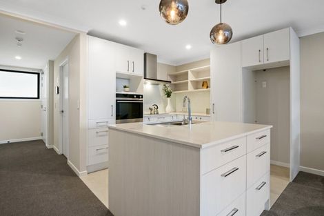 Photo of property in 1c/12 Selwyn Road, Cockle Bay, Auckland, 2014