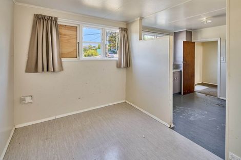 Photo of property in 3-5 York Place, Cannons Creek, Porirua, 5024