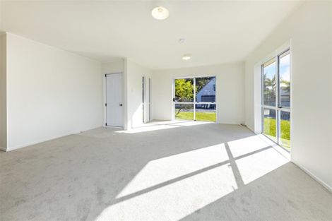 Photo of property in 26 Milan Drive, Glen Eden, Auckland, 0602