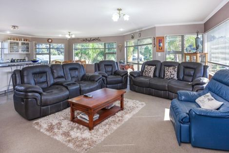 Photo of property in 131 Mayfair Avenue, Whangamata, 3620