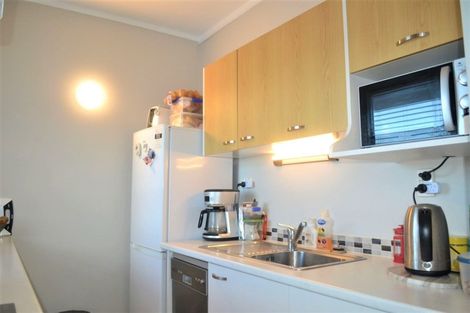 Photo of property in Hobson Court Flats, 54/70 Hobson Street, Thorndon, Wellington, 6011
