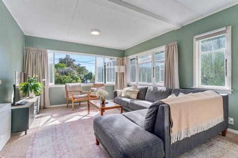 Photo of property in 70 Park Road, Carterton, 5713