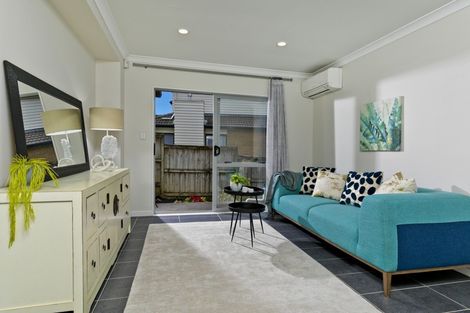 Photo of property in 15 Hornbill Drive, Fairview Heights, Auckland, 0632