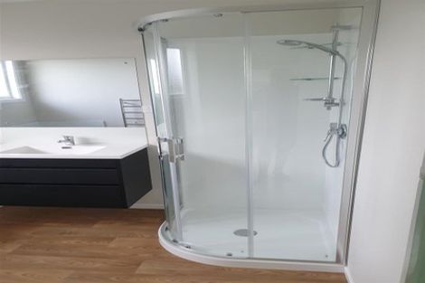 Photo of property in 127 Hutchinsons Road, Bucklands Beach, Auckland, 2014