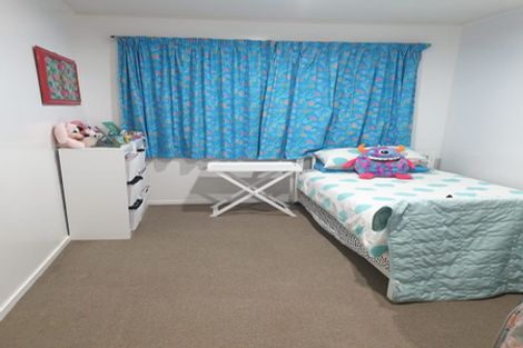 Photo of property in 1/219 Glenfield Road, Hillcrest, Auckland, 0627
