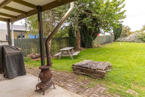 Photo of property in 26 Newburn Street, Waikaia, 9778