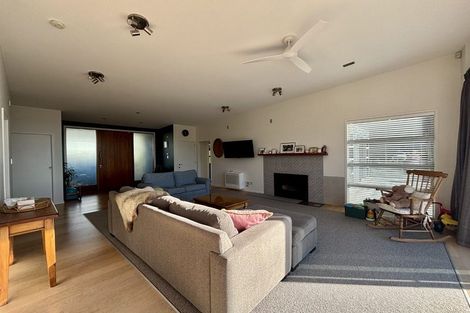 Photo of property in 33 Harbour View Heights, Picton, 7220