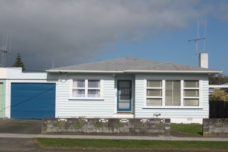 Photo of property in 32 Liverpool Street, Levin, 5510