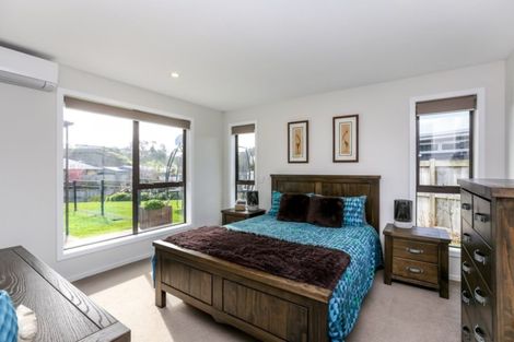 Photo of property in 14 Te Arakete Place, Hurworth, New Plymouth, 4310