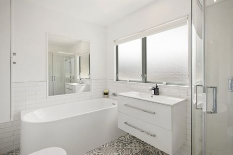 Photo of property in 29b The Parade, Island Bay, Wellington, 6023