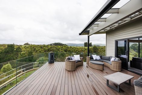 Photo of property in 10 Coutts Way, Fitzherbert, Palmerston North, 4410