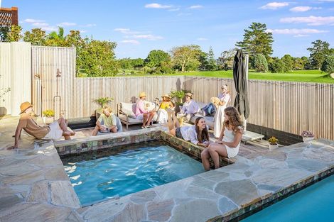 Photo of property in 210 Oceanbeach Road, Mount Maunganui, 3116