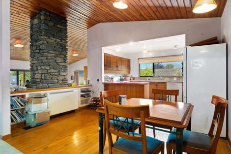 Photo of property in 27 Beacon Point Road, Wanaka, 9305