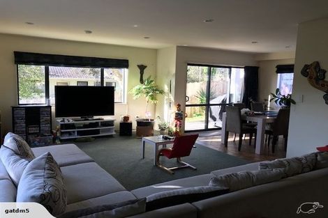 Photo of property in 1/15 Glastron Place, Bayview, Auckland, 0629