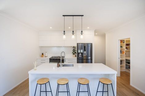 Photo of property in 29 Sardinia Grove, Fitzherbert, Palmerston North, 4410