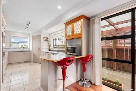 Photo of property in 2/10 Oriana Avenue, Lynfield, Auckland, 1042