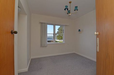 Photo of property in 49 Seaview Road, Paremata, Porirua, 5024