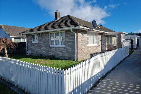 Photo of property in 77 Wai-iti Crescent, Woburn, Lower Hutt, 5010