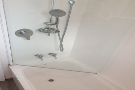 Photo of property in 28 Hillary Crescent, Upper Riccarton, Christchurch, 8041