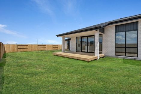 Photo of property in 3 Taurangawaka Road, One Tree Point, 0118