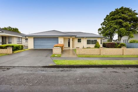 Photo of property in 24 Brown Street, Inglewood, 4330