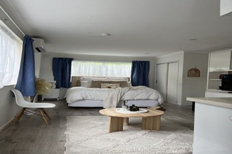 Photo of property in 8 Advene Road, Cockle Bay, Auckland, 2014