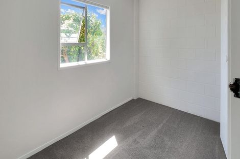 Photo of property in 15 Queen Mary Avenue, New Lynn, Auckland, 0600