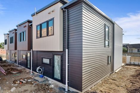 Photo of property in 17 Von Sturmer Street, Mangere East, Auckland, 2024