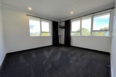 Photo of property in 13 Sombrero View, Ascot Park, Porirua, 5024