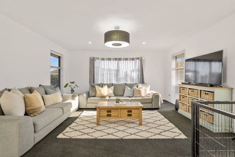 Photo of property in 33 Broadhaven Avenue, Parklands, Christchurch, 8083