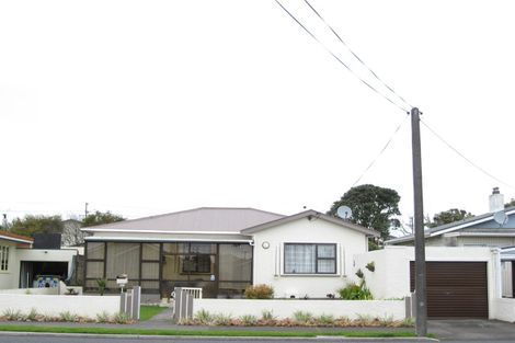 Photo of property in 14 Princes Street, Fitzroy, New Plymouth, 4312