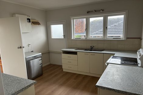 Photo of property in 34 Golf Road, New Lynn, Auckland, 0600