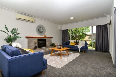 Photo of property in 16 Forest Lake Road, Forest Lake, Hamilton, 3200