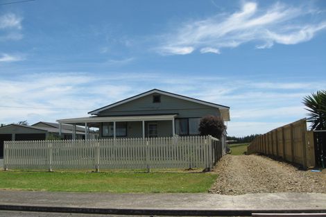 Photo of property in 62 Wharf Road, Clarks Beach, Pukekohe, 2679