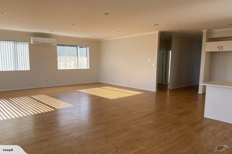 Photo of property in 43 Maylee Crescent, Gulf Harbour, Whangaparaoa, 0930