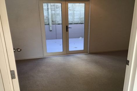 Photo of property in 1d/20 Ian Marwick Place, Birkenhead, Auckland, 0626