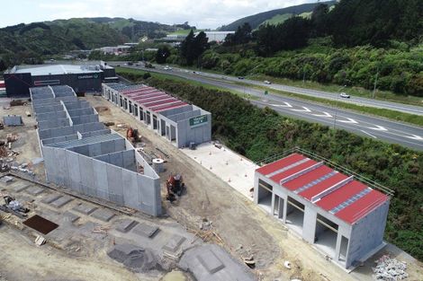 Photo of property in 1 Ara Paiwhenua, Tawa, Wellington, 5028