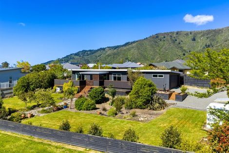 Photo of property in 11 Glentui Place, Waikawa, Picton, 7220