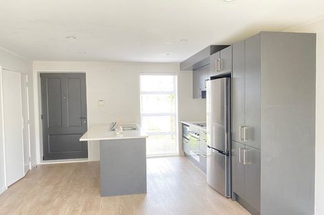 Photo of property in 1 Kaneke Place, Glen Eden, Auckland, 0602