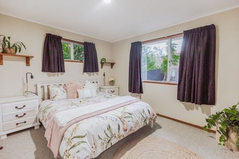 Photo of property in 4 Albemarle Place, Massey, Auckland, 0614