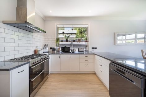 Photo of property in 69 Cruickshank Road, Clouston Park, Upper Hutt, 5018